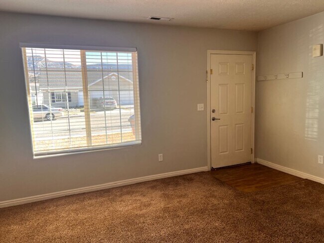 Foto del edificio - 3 Bed 2 bathroom house