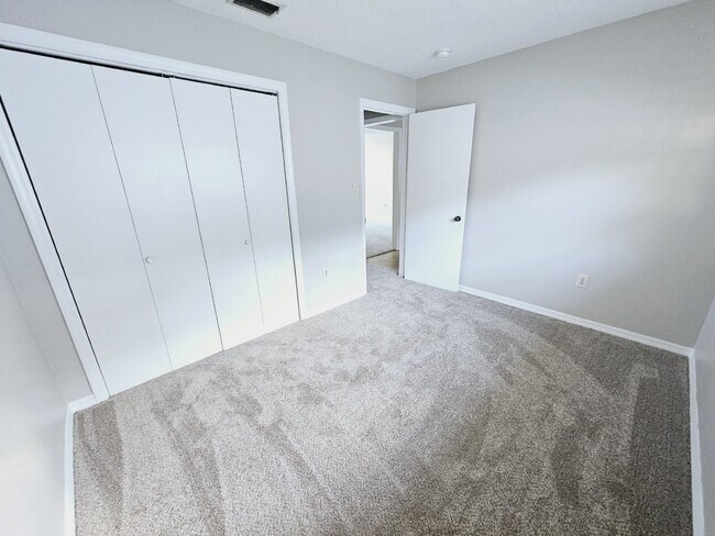 Foto del edificio - 2 bed 1 bath
