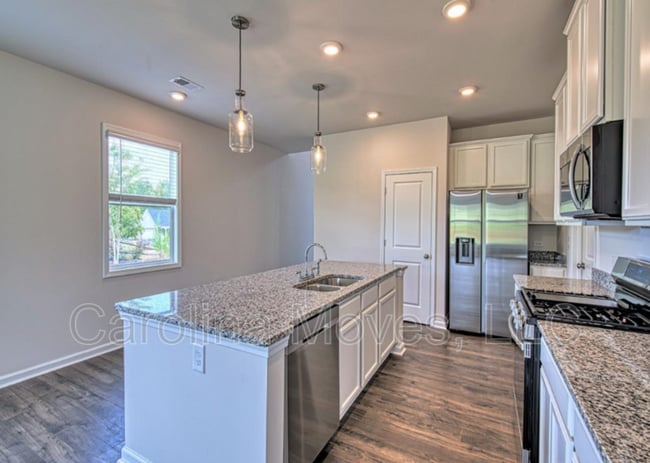 Building Photo - 904 Bryden Ln