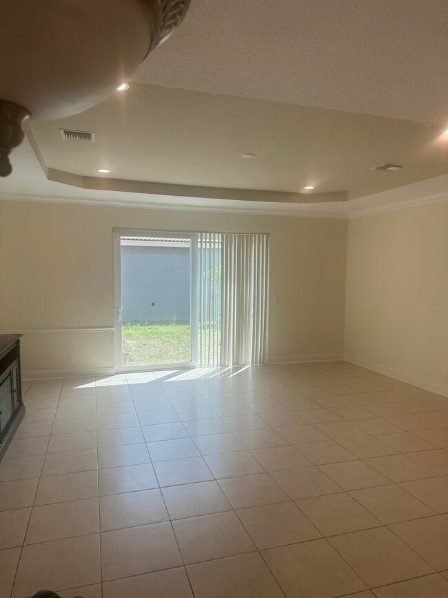 Building Photo - 5058 Massy Dr