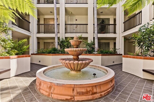 Building Photo - 2142 Century Park Ln