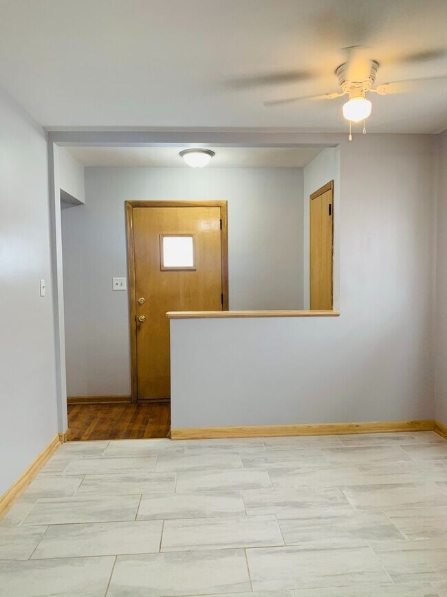 Building Photo - KHR-2708-48-S