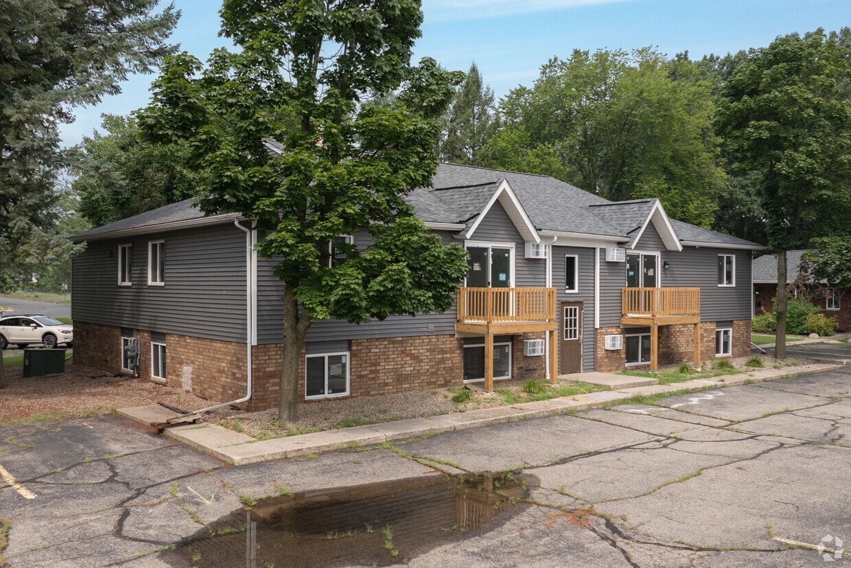 Primary Photo - Evergreen South Apartments
