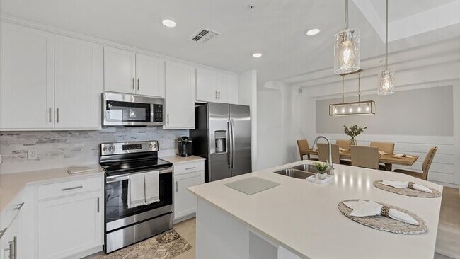 Building Photo - HLB14131-828