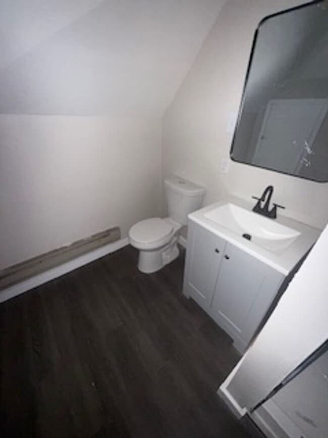 Building Photo - 390 East 152