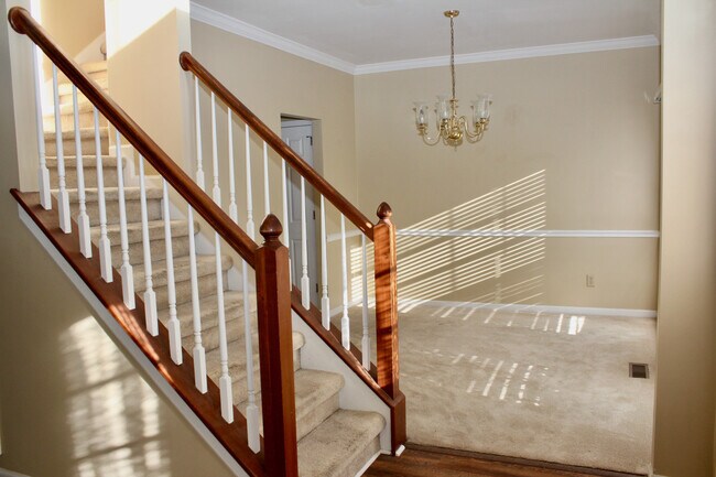 Building Photo - 405 Ramble Wood Circle