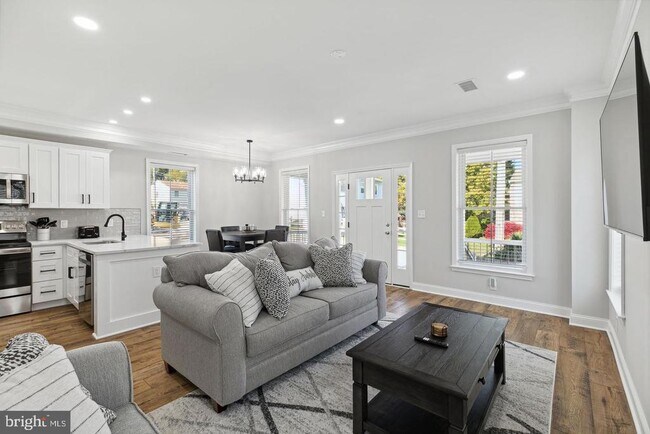 Foto del edificio - 36 Evergreen Ln