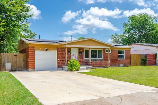 Foto del edificio - 10514 Sandra Lynn Dr