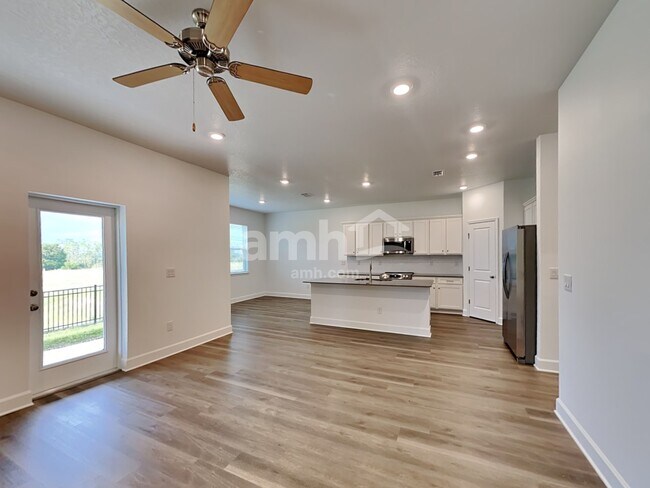 Building Photo - 37764 Dusty Saddle Ln