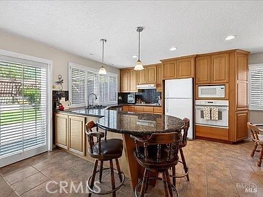 Building Photo - 5484 San Jose Dr