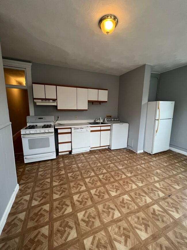 Foto del edificio - Spacious Brighton three bed one bath with ...