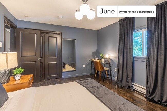 Building Photo - Room in Shared 6 bed/4 bath home in Brighton