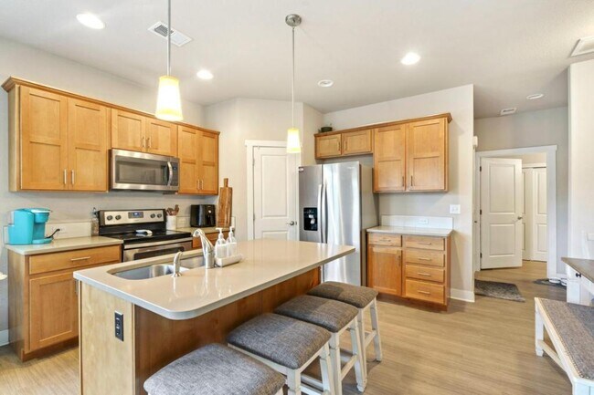 Building Photo - 3335 Appleblossom # 1