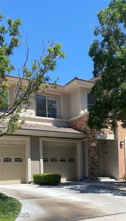 Foto principal - 812 Peachy Canyon Cir