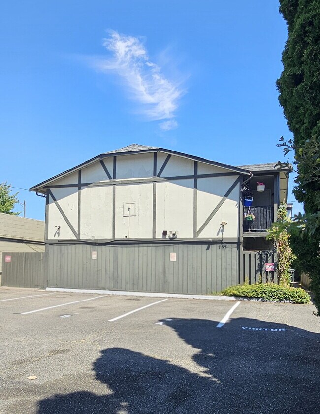 Foto del edificio - Two Bedroom in Tacoma