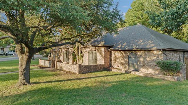 Building Photo - 2201 Pembrooke Pl