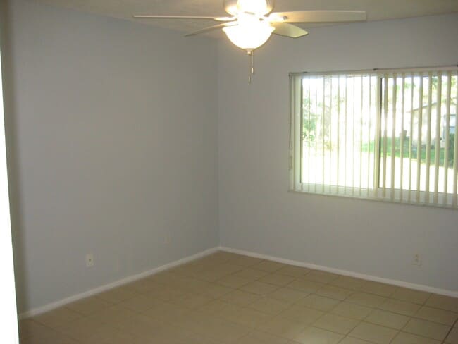 Building Photo - 220 Harpers Ferry Dr