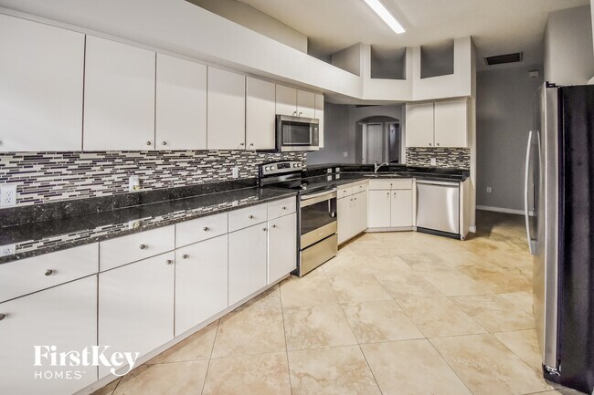 Building Photo - 516 Valencia Park Dr