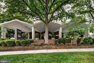 Building Photo - 1200 N Nash St