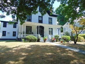 Building Photo - 113 Academy St