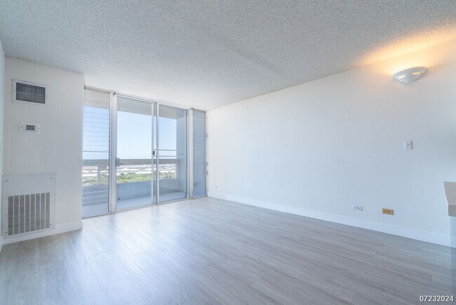 Building Photo - $2,600 / 1br - 600ft2 - 1bd/1ba condo in H...