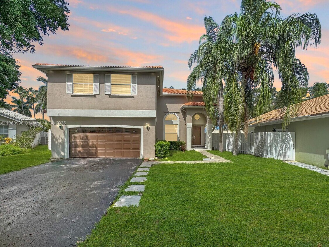 Foto principal - 1015 NW 125th Terrace