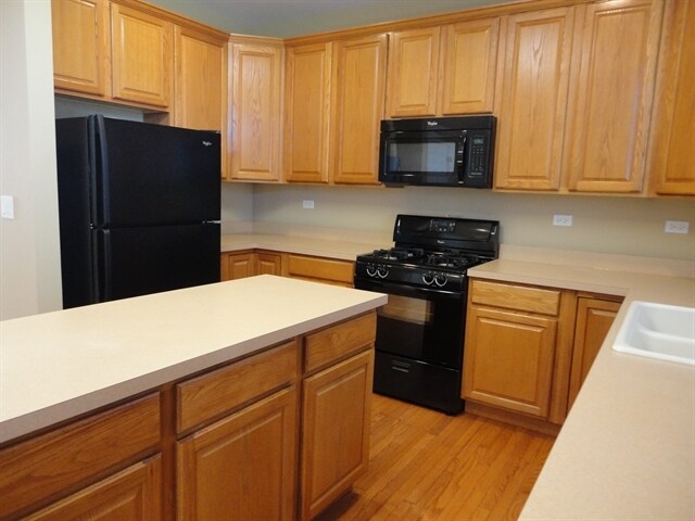 Foto del edificio - 16438 Fairfield Dr