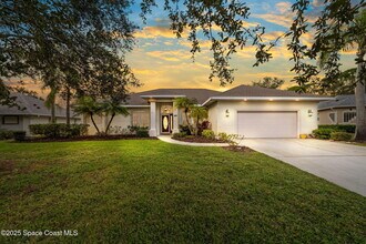 Building Photo - 949 SE Gardenbrook Ct