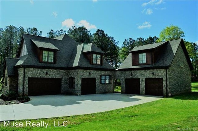 Building Photo - 6 br, 4.5 bath House - 664 Bellegray Road
