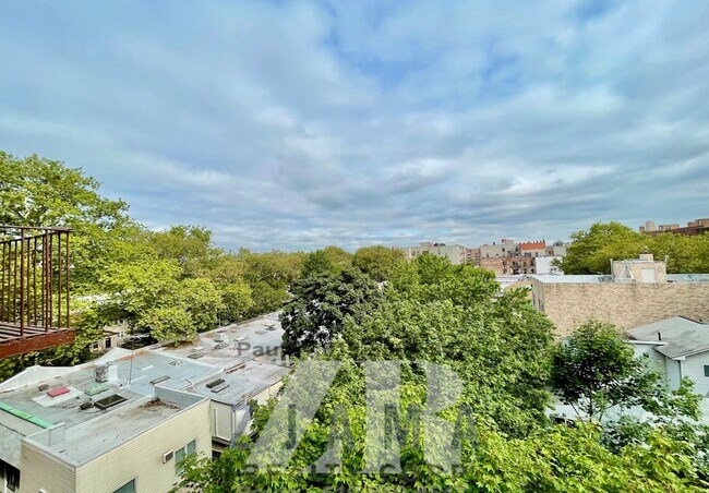 Foto del edificio - 1717 Avenue N