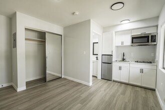 Interior Photo - 1253 Havenhurst Drive