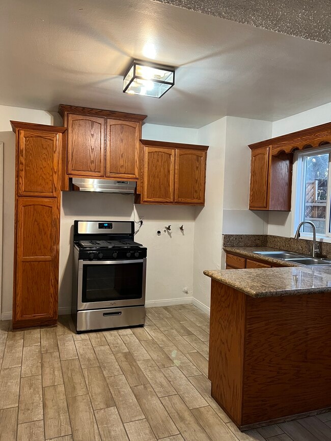 Cocina - 2770 Glenwood Pl