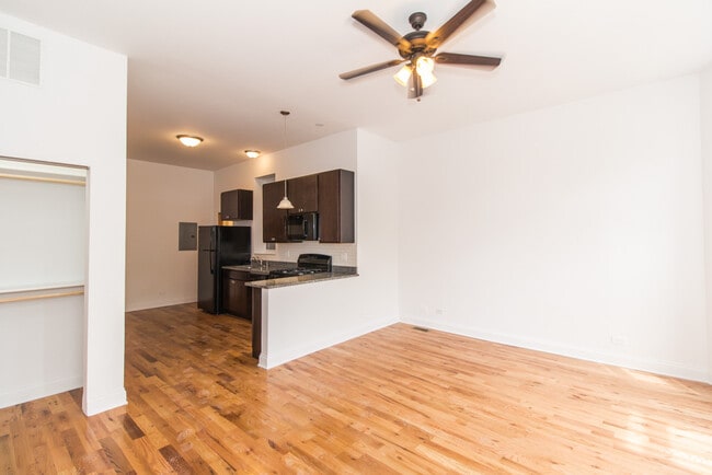 Foto del edificio - 1704 W Sunnyside Ave