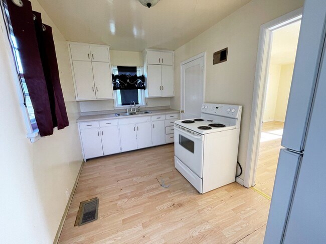 Foto del edificio - 403 S 1st- 3 bedroom house in Parkston