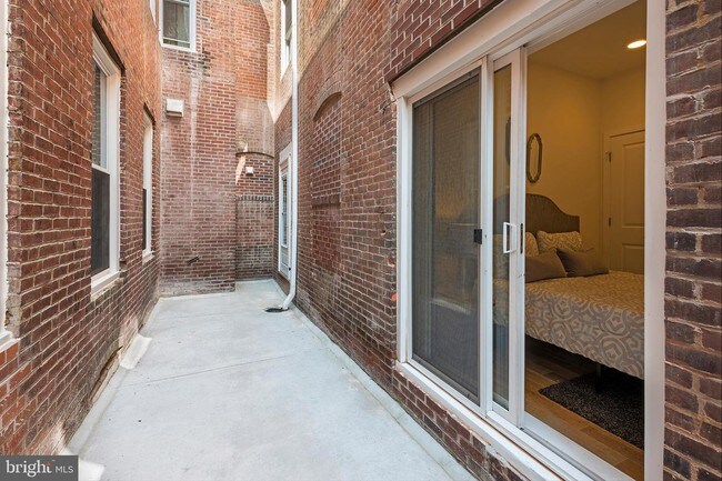Building Photo - 2529 Frankford Ave