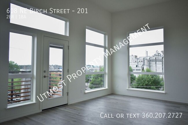 Foto del edificio - 2BD Apartment In The Heart of Downtown Camas