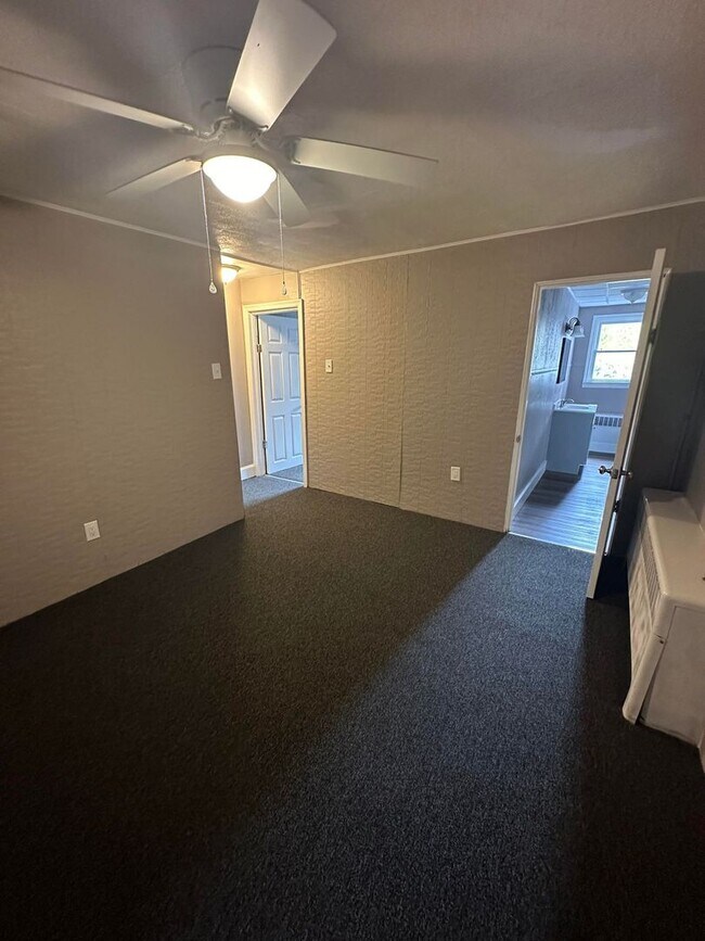 Foto del edificio - 3 bed, 1 bath apartment in lansfod