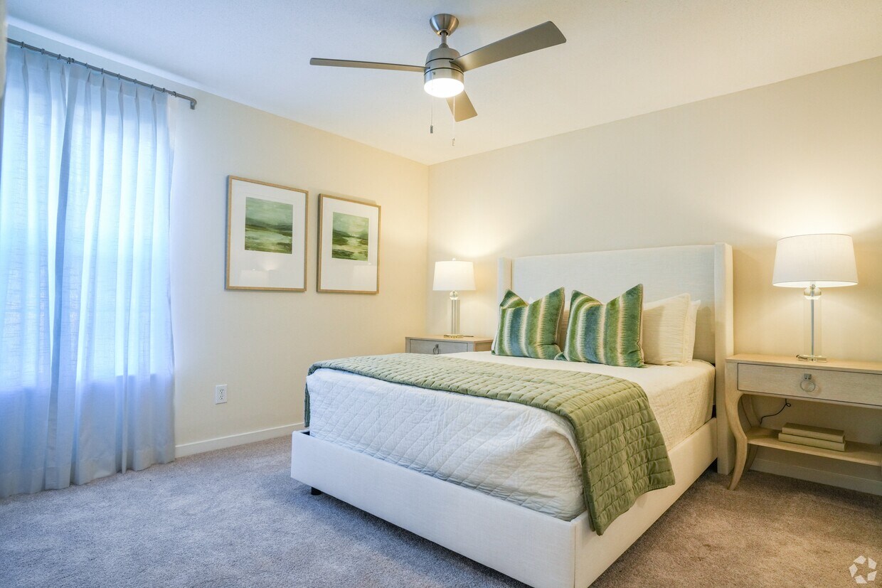 Foto principal - The Vineyard at Castlewoods Apartment Homes