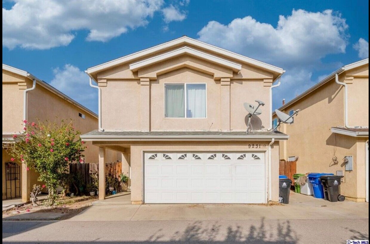 9231 Cedros Ave, Panorama City, CA 91402 Townhome Rentals in Panorama