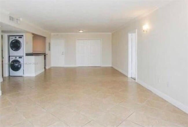 Building Photo - 10350 W Bay Harbor Dr