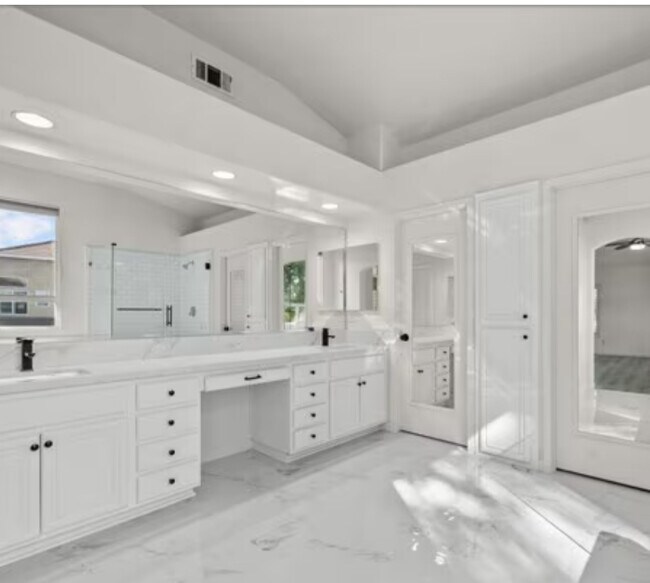 Foto del edificio - 23536 Summerglen Pl