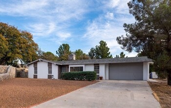 Building Photo - 2955 Huntington Dr