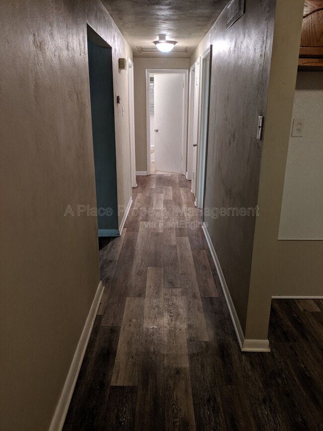 Foto del edificio - 9215 Outerbelt Ct