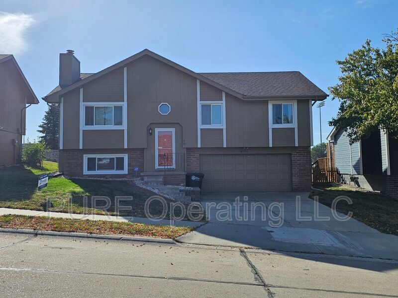 8303 Vernon Ave, Omaha, NE 68134 House Rental in Omaha, NE