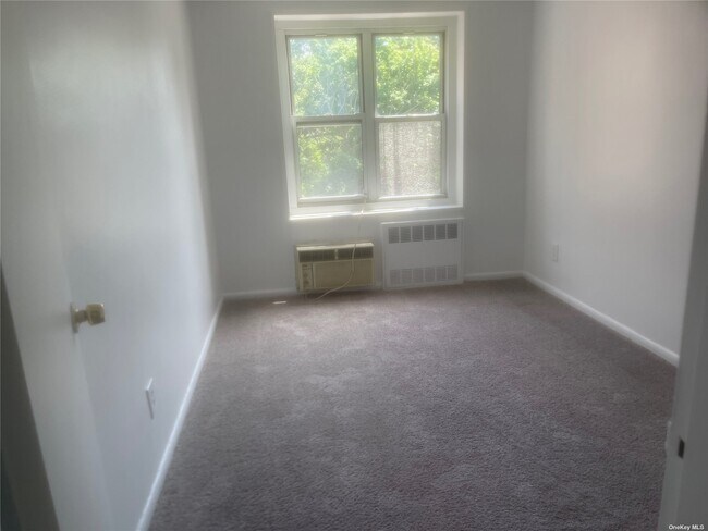 Foto del edificio - 99 Randall Ave