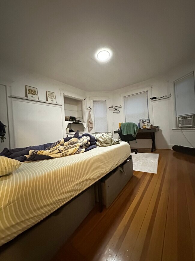 Building Photo - 11 Chester St