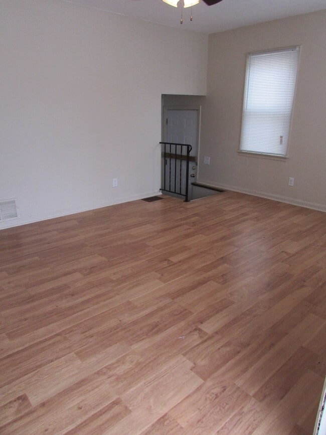 Building Photo - 2284 Hiawatha Park Dr