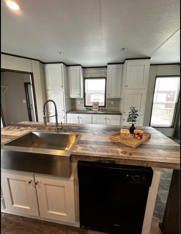 Foto del edificio - 5705 Hicks Ln