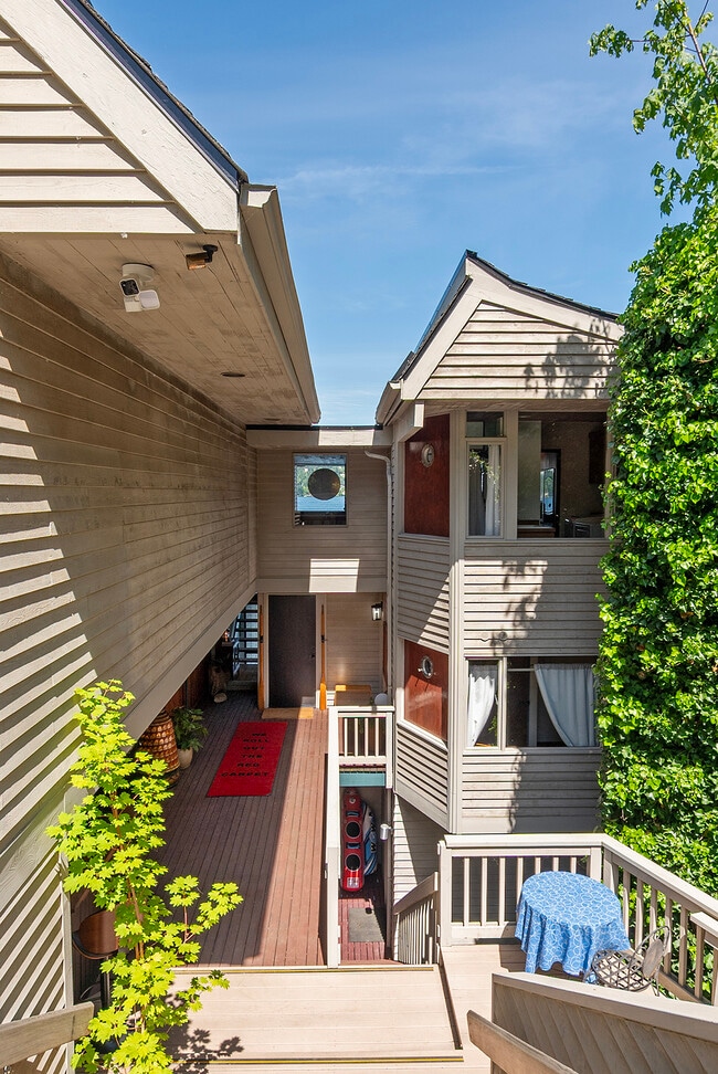 Building Photo - 9620 Rainier Ave S