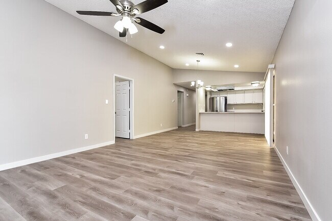 Foto del edificio - 8424 Lomack Ct